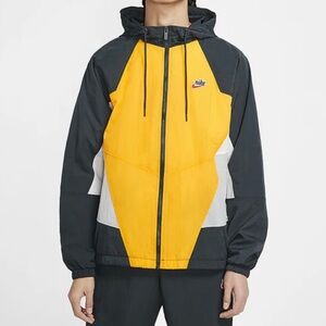 Nike Sportswear Heritage Windrunner hooded Woven Jacket